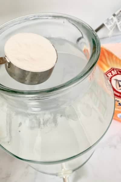 The BEST Non-toxic Homemade Laundry Detergent